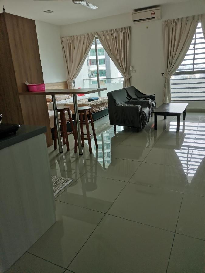 Studio Apartment Cyberjaya Near Bus Terminal Экстерьер фото